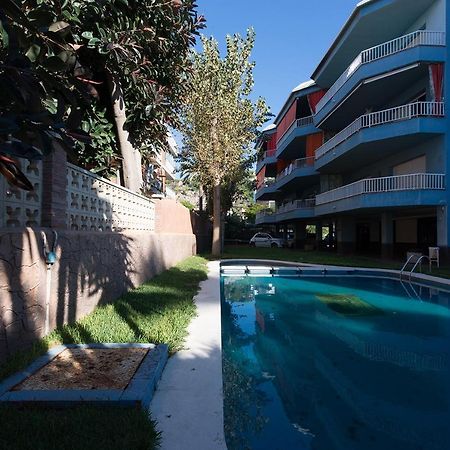 Apartamento En 1Era Linea Mar Con Terraza De 25M2 卡斯特尔德费尔斯 外观 照片