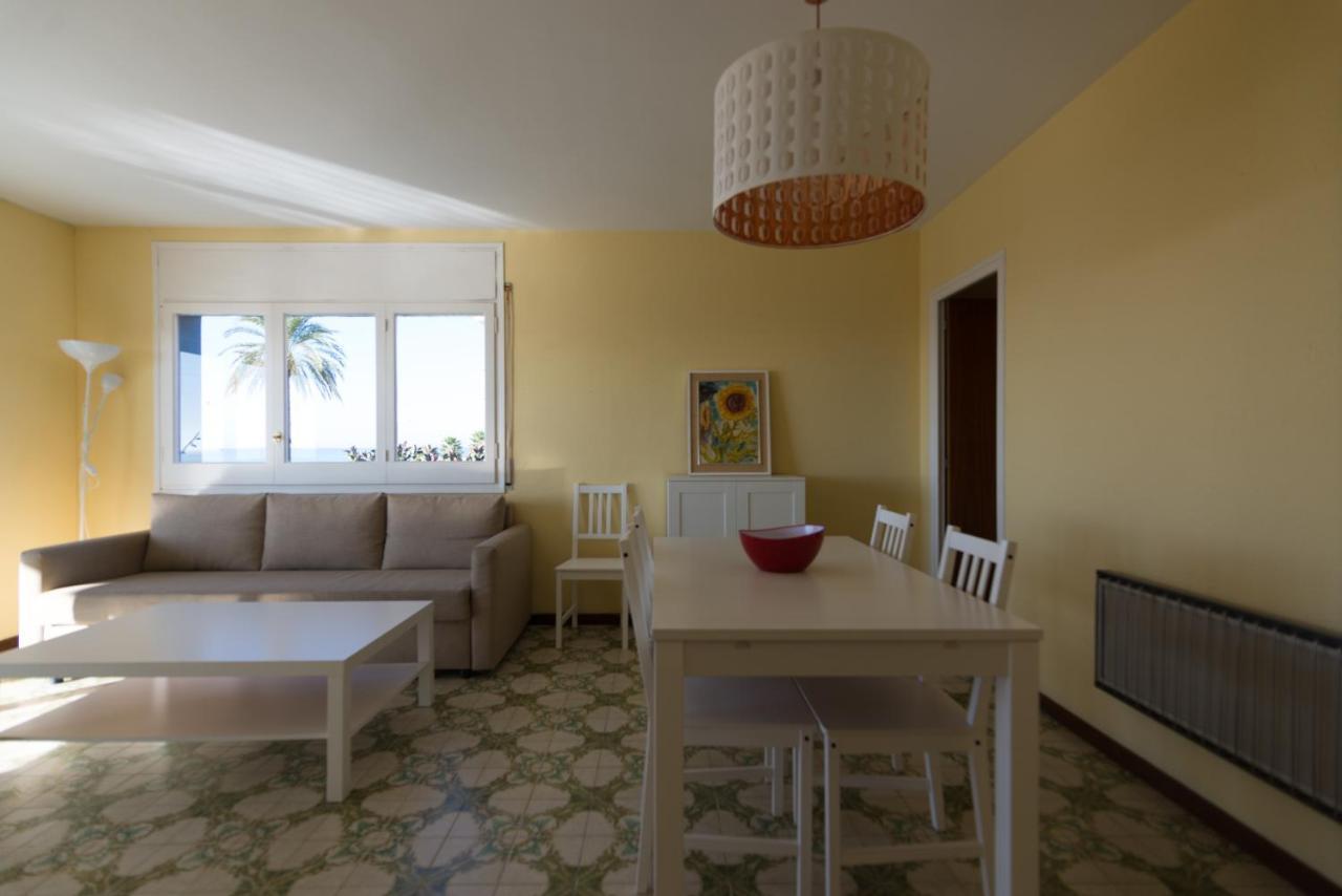 Apartamento En 1Era Linea Mar Con Terraza De 25M2 卡斯特尔德费尔斯 外观 照片