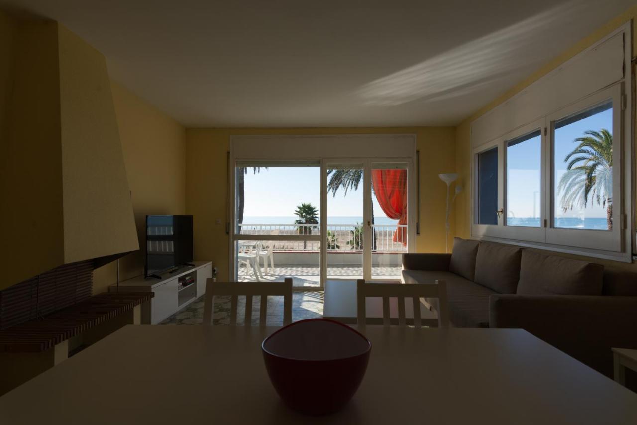 Apartamento En 1Era Linea Mar Con Terraza De 25M2 卡斯特尔德费尔斯 外观 照片