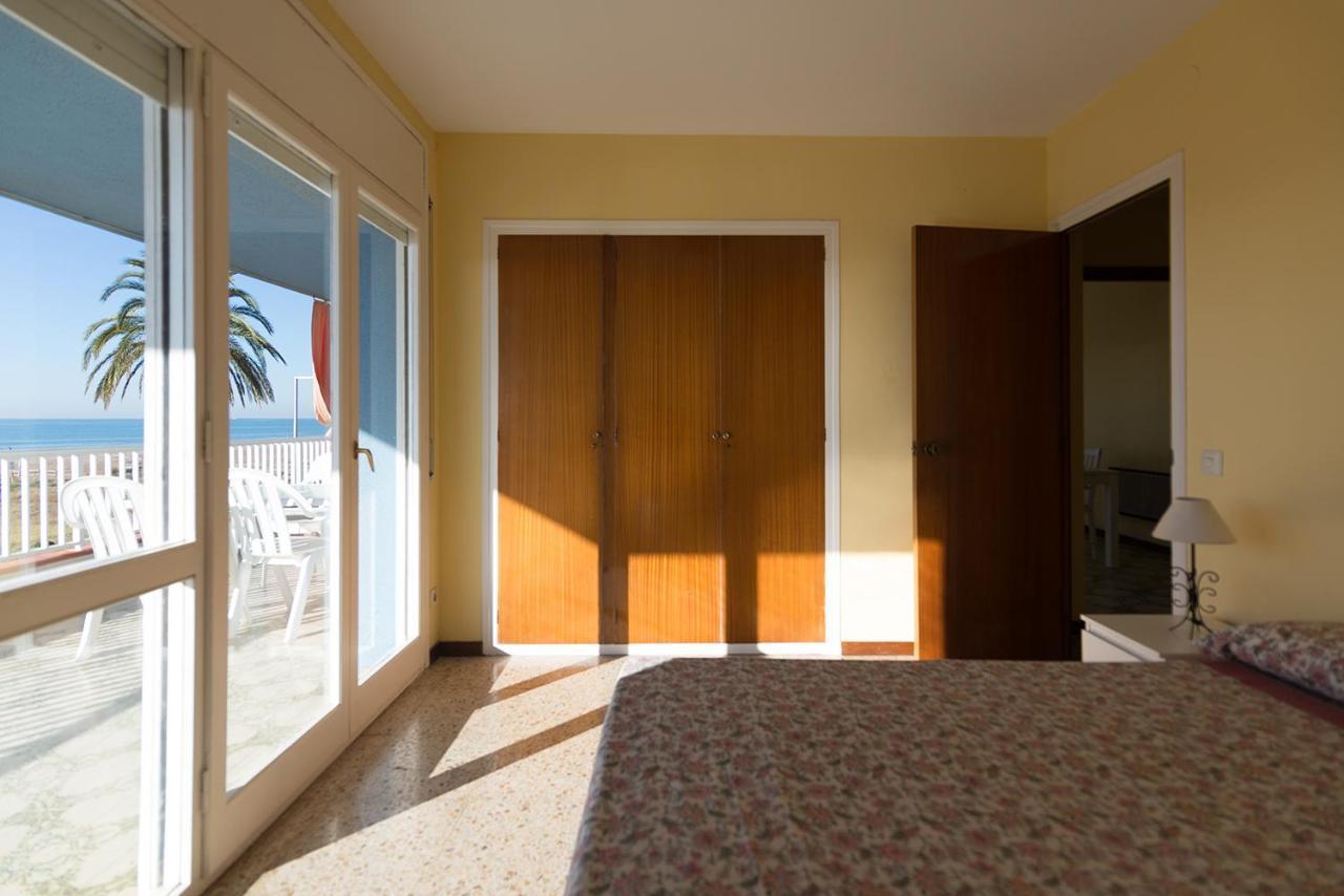 Apartamento En 1Era Linea Mar Con Terraza De 25M2 卡斯特尔德费尔斯 外观 照片